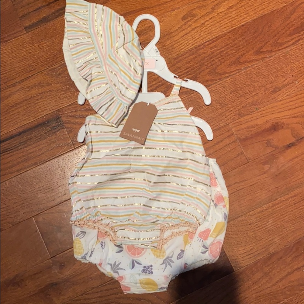 NWT 2 outfits and hat